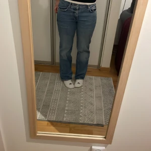 Gina jeans  - As snygga gina jeans som inte kommer till användning! Köpta för 500 säljer för 200! Skriv för frågor! 