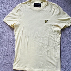 Lyle & Scott - ( Använd fåtal gånger, bra skick! ) Lyle & Scott tröja, storlek S