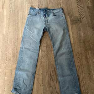 Levis 501, bra skicka 