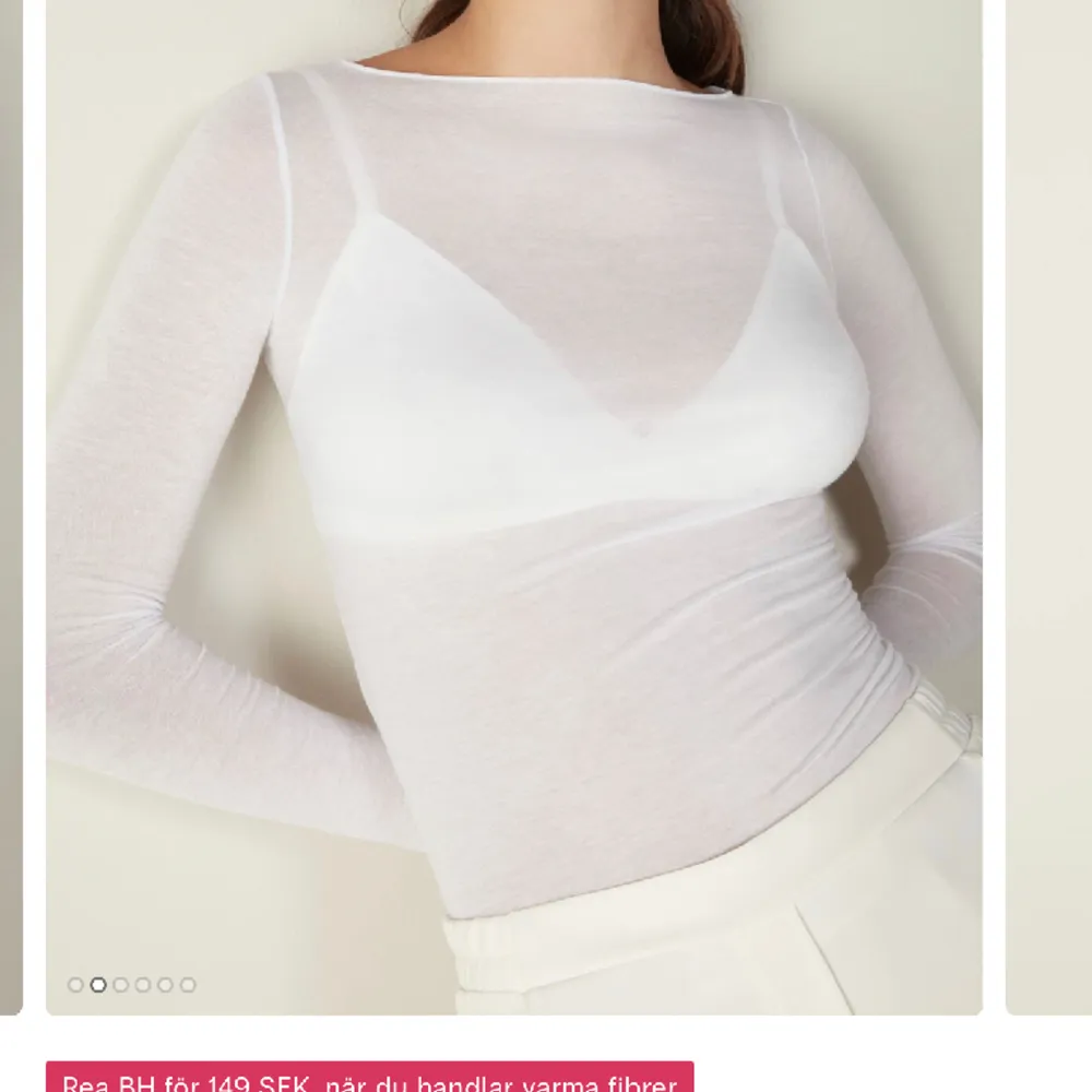 Fin vit intimisimi tröja i storlek S. Knappt använd! Original pris 449kr säljer för 200 kr men kan diskuteras. Tröjor & Koftor.