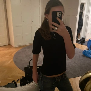 Trekvartsärmad tröja  - Jätte fin trekvartsärmad tröja, jätte fint skick inga defekter alls. 💗