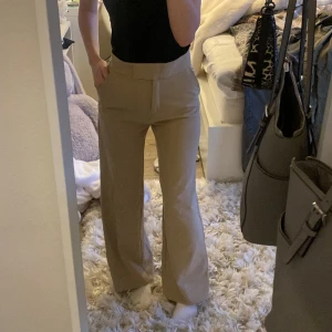 H&M kostymbyxor  - Snygga kostymbyxor från H&M!