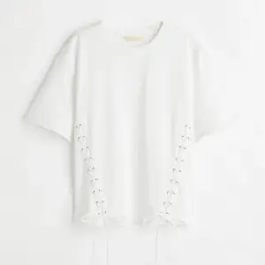 SÖKER!!! Denna tröjan från h&m!!! Hör av er om ni eller vet npn som säljer denna eller liknande🙏🙏