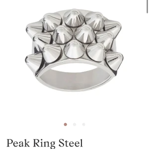 Edblad peak ring silver - Säljer nu min fina Edblad ring eftersom den inte längre kommer till användning. Bra kvalite, kontakta för fler bilder ❣️❣️ Nypris: 399kr men säljer för 270kr, pris kan diskuteras ❤️