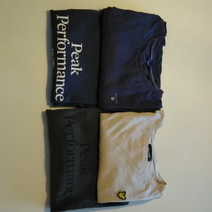 T shirt olika märken  - 4st märkes tshirts. Peak Performance, Gant och Lyle and Scott. I bra skick, hela och rena. 100kr för alla fyra.😀