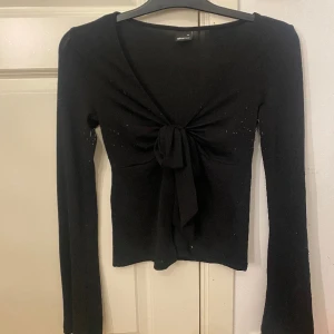 Blus topp  - Super fin från Gina, nopprig, men går att ta bort lätt 