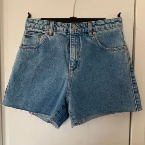 Abrand jeans shorts - Jeansshorts från Abrand Jeans, aldrig använda.