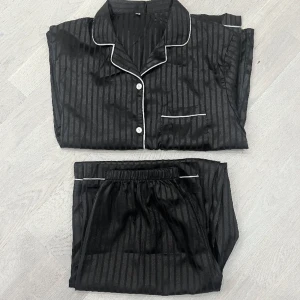 Pj’s set  - • strl M • använd 2 ggr 