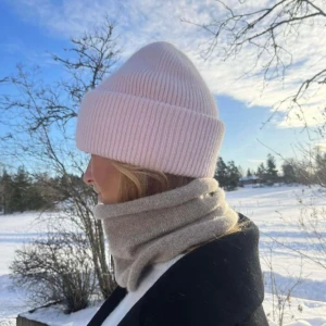 Fluffig Unisex Mössa  - Fluffig unisex mössa 250kr 