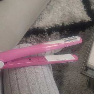 plattång  - säljs då inte kommer till användning  10 kr vill bara bli av med det, smuts lite som ska rensas