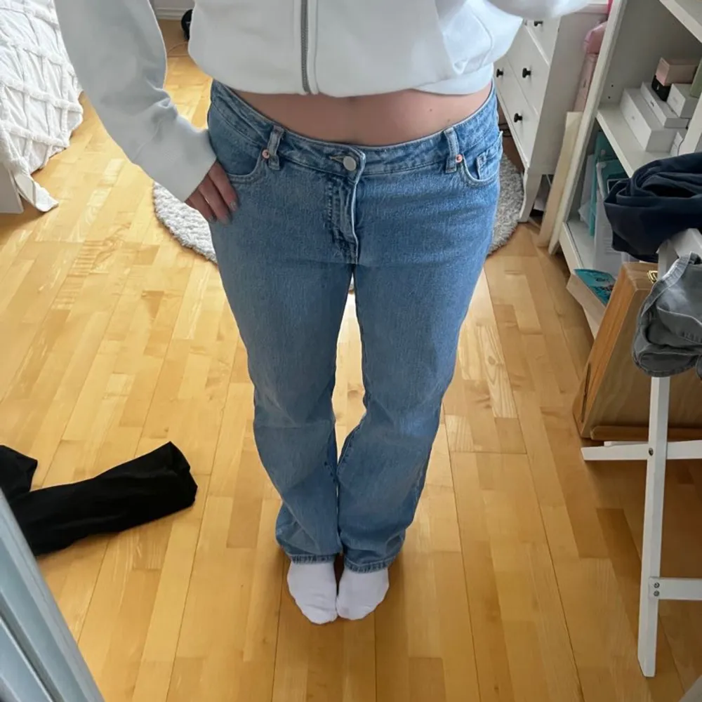 Jättefina straight jeans från Madlady! Storlek eu38/normal. Jeans & Byxor.