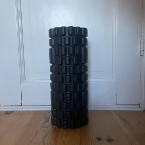 Foam roller - Väldigt bra skick, blivit köpt men har fått ny från träningsklubb så behöver ej.