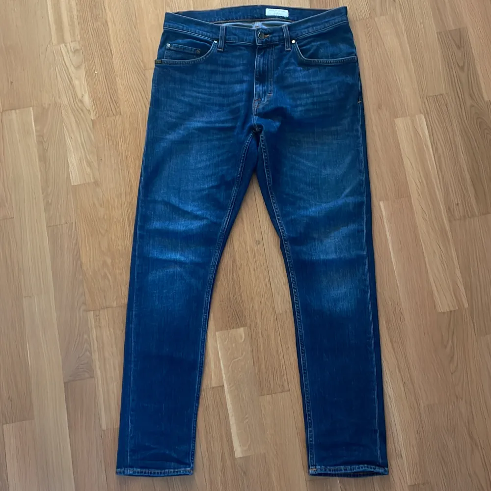 Säljer nu ett par Tiger of Sweden jeans, perfekta nu inför sommaren 🏡 | Skick: 10/10⭐️ | Storlek: 32/32 | Modell: Pistolero | Pris: 499 kr 💰(diskuterbart) Hör av er vid minsta lilla fundering!☺️. Jeans & Byxor.