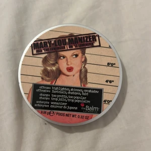 Highlighter - Mary-lou manizer highlighter som använts väldigt sparsamt. 