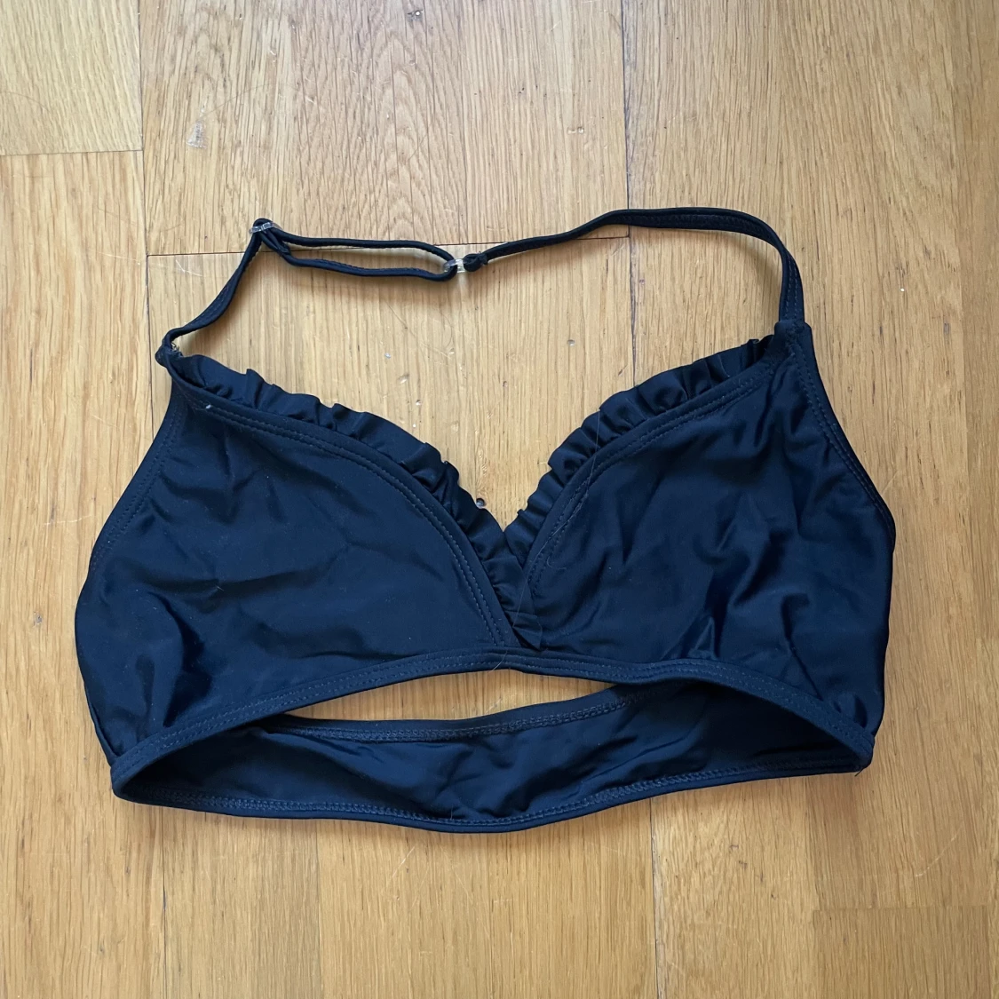 Söt bikiniöverdel med ruffle 