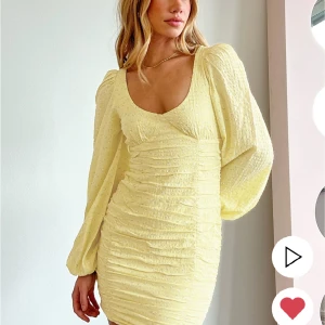 Klänning - Jättefin sommarklänning från Nelly, som tyvärr var för liten på mig, aldrig använd med lapparna kvar! nypris 500:- helt slutsåld på hemsidan. Kom privat för fler bilder 