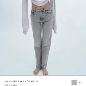 Säljer mina jeans från Zara, kommer inte till användning, storlek 32. Endast provade, så de är i fint skick.  Finns inte att köpa på hemsidan i denna storlek.  Lånad bild