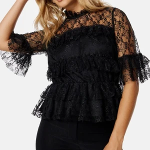 Söt blus - En jätte gullig blus från bubbleroom. Aldrig använd. Prislapp finns kvar. 