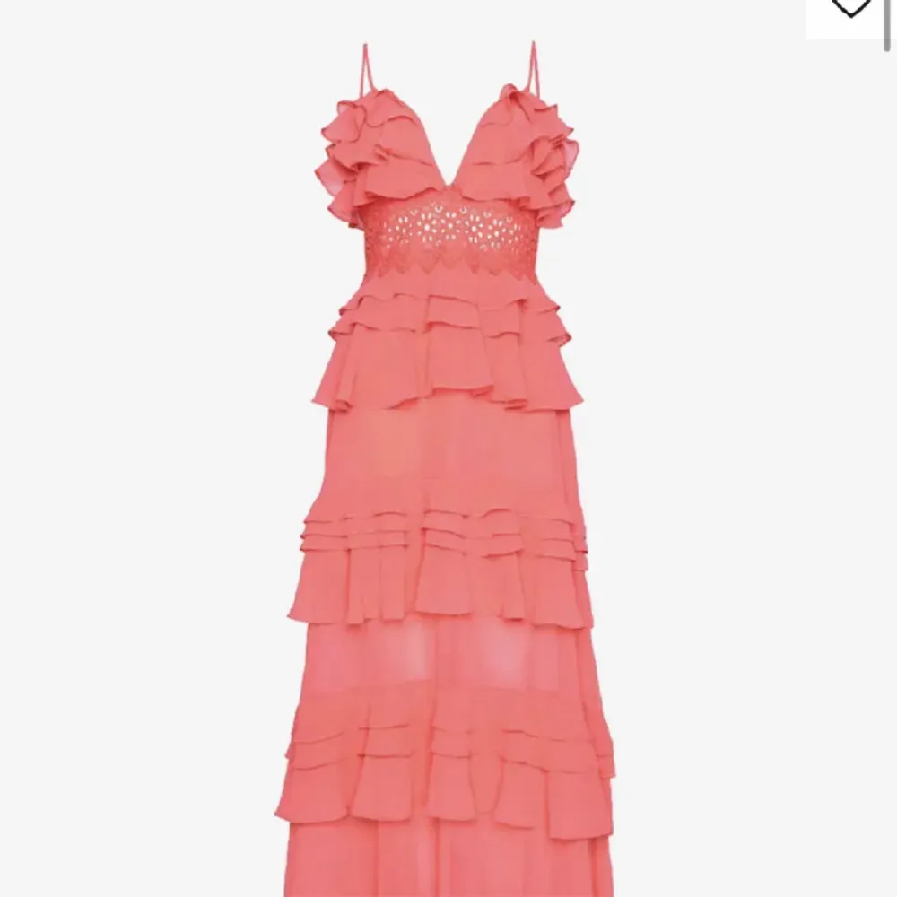 HEJ! Jag SÖKER denna klänning ifrån true decadence i denna färg i storlek 36/S/6 så om någon säljer så kontakta gärna mig💕💕💕. Klänningar.