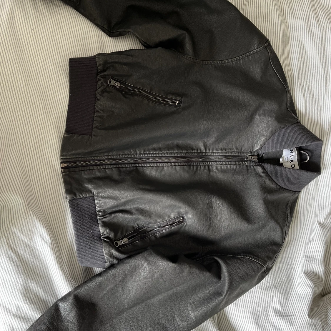 Croppad skinnjacka från Nakd 