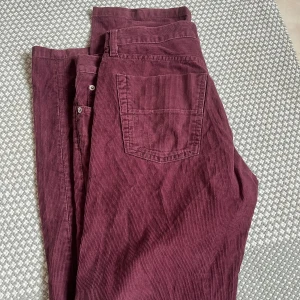 Manchesterbyxa från Filippa k - Storlek 34 men känns mer som 38 Vintage manchesterbyxor från Filippa k 