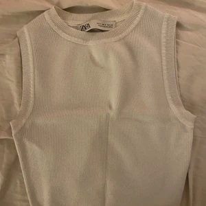 Zara linne - Vitt zara linne, i nyskick. Storlek S