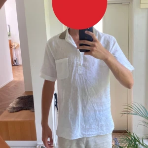 Loro Piana linnepiké - Linnepiké från Loro Piana. Nypris runt 7000. Väldigt bra skick och nästan aldrig använd. 