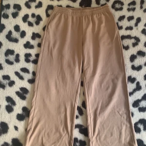 Sweatpants - Ett par nya sweatpants som är för stora och inte används, de har fickor och är jätte sköna