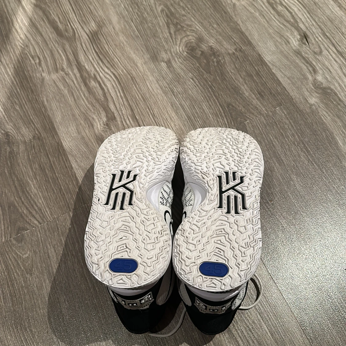 Kyrie 7 white black glow - 91