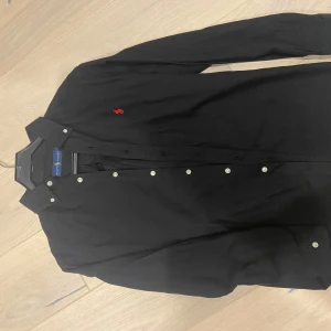 Ralph lauren skjorta - Svart ralph lauren stl s oanvänd
