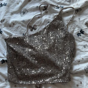 Glitter linne  - Aldrig använt endast testad Vill man se hur den sitter på skriv till mig