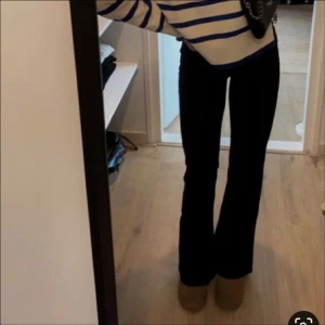 Stockholm bukser - Kun brugt meget få gange. Så fejler ingenting. Jeg er 175, og de passer fint. 
