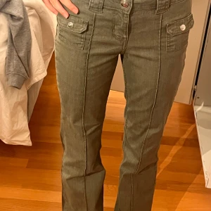 Hm byxor med storlek 36 - Superfina aldrig använt. 