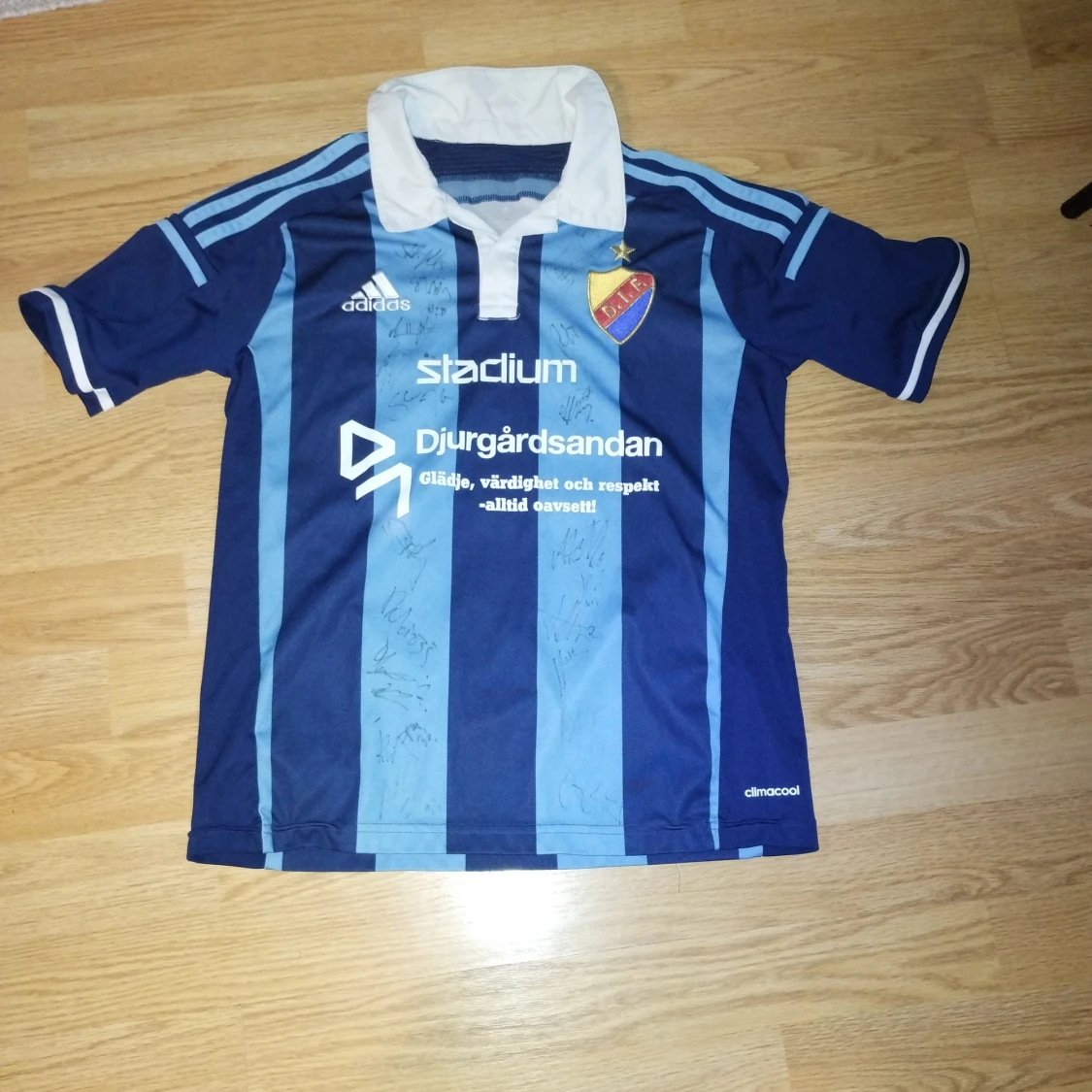 Dif tshirt med autografer