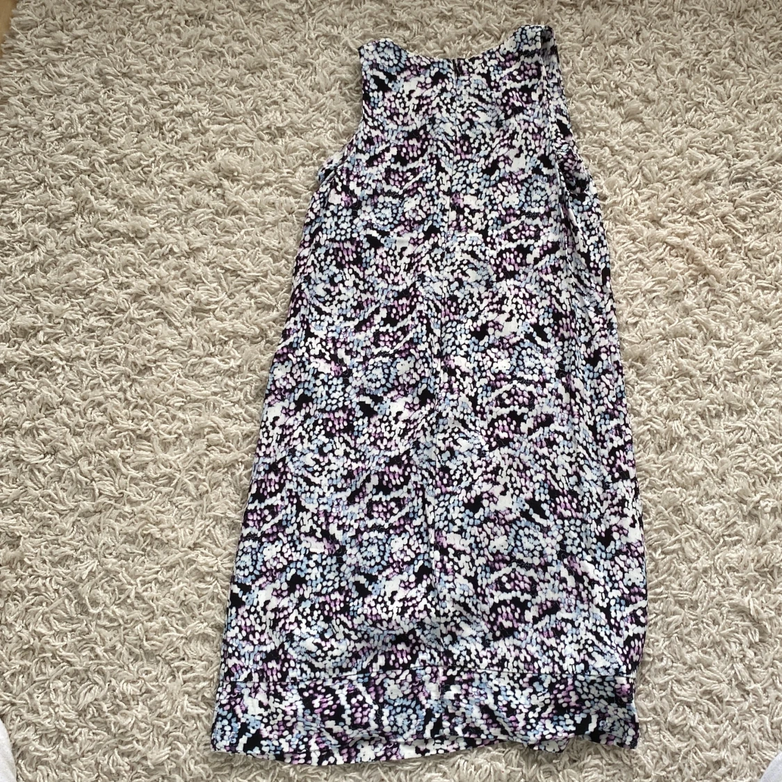 Mönstrad klänning från Koul Edition - 90