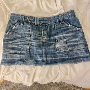 Vintage jeanskjol  - Jätte fin jeans kjol i storlek S  kom privat för fler bilder eller för att diskutera pris 💓 