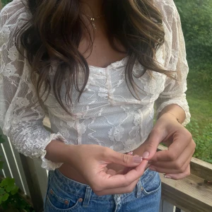 Spetstopp - Säljer denna gulliga spetstopp, perfekt till alla tillfällen. Storlek S men passar även XS skulle jag säga 💕