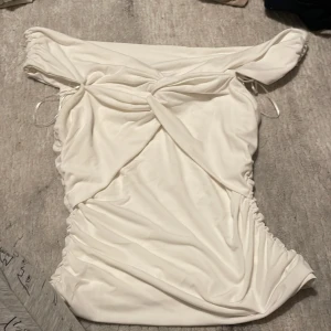 Blus - Blus från BikBok i storlek M