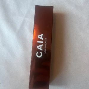 CAIA bronzer - Helt oöppnad Havana liquid bronzer från CAIA. Den är jättefin på huden, och blandar sig väldigt lätt. Säljer eftersom jag redan har en.