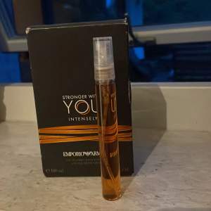 Säljer 10 ml av Stronger with you intesely