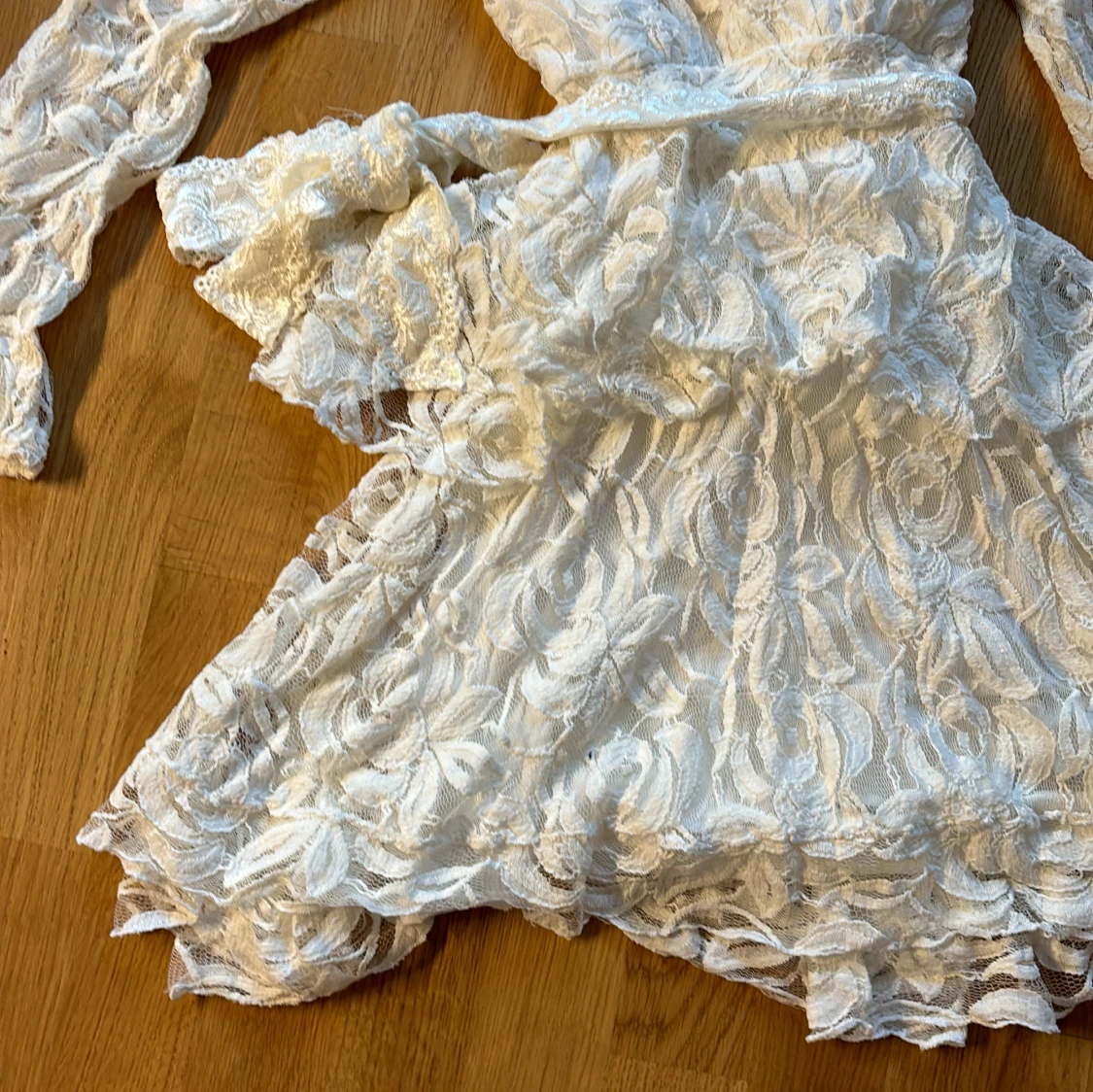 Vit spetsklänning - 91