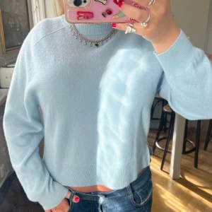 Kashmir tröja - Säljer denna super söta Kashmir tröjan! Skriv vid intresse eller frågor 