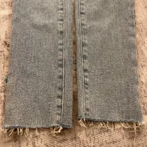 Jeans i storlek S men passar även XS. 