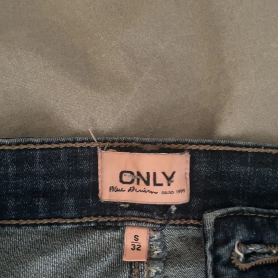 Mörk blåa flare jeans från ONLY - 91