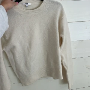 Uniqlo stickad tröja - Bra skick