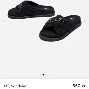 Tofflor - Fina tofflor från Dinsko, endast använda en gång . Storlek 39 , super fina. Köptes för 550kr 