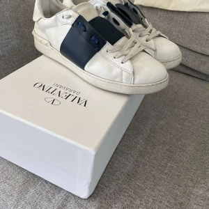 Valentino skor - Velentino skor i bra skick endast använda ett fåtal gånger