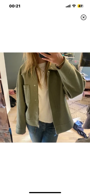 grön jacka - perfekt till sommarn skriv för fler bilder