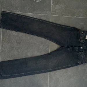 Levis jeans 33/34 svart - Oanvända Levis 501 33/34 Svarta  