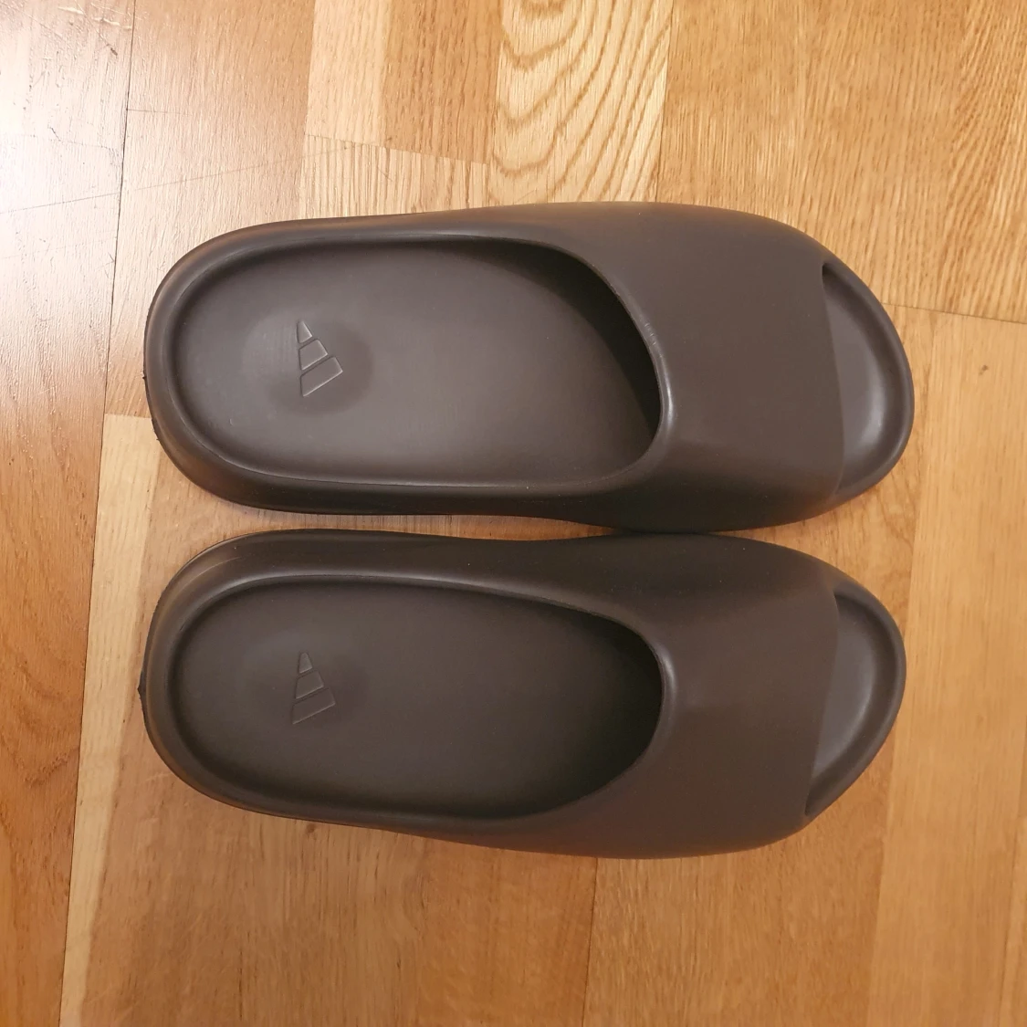 Yeezy slides, brown,  size 38-39 - 92